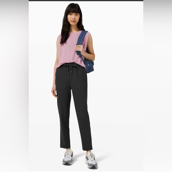 Lululemon Keep Moving Pant
Black $128 Sz 4 Women’s Work Travel Athleisure - Picture 1 of 9